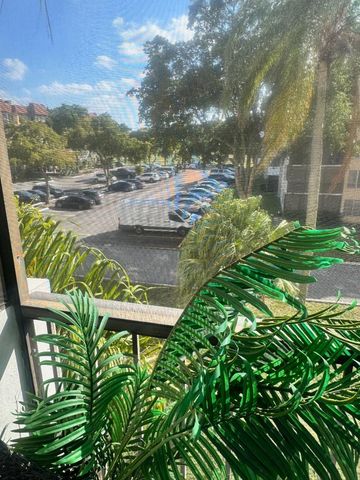 4174 Inverrary Dr 304, Lauderhill, FL 33319