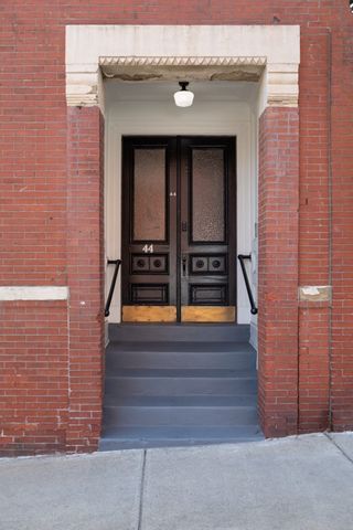 44 Beacon St 4, Chelsea, MA 02150