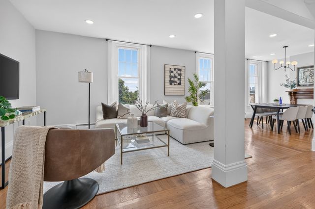 44 Beacon St 4, Chelsea, MA 02150