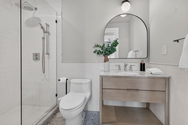 44 Beacon St 4, Chelsea, MA 02150