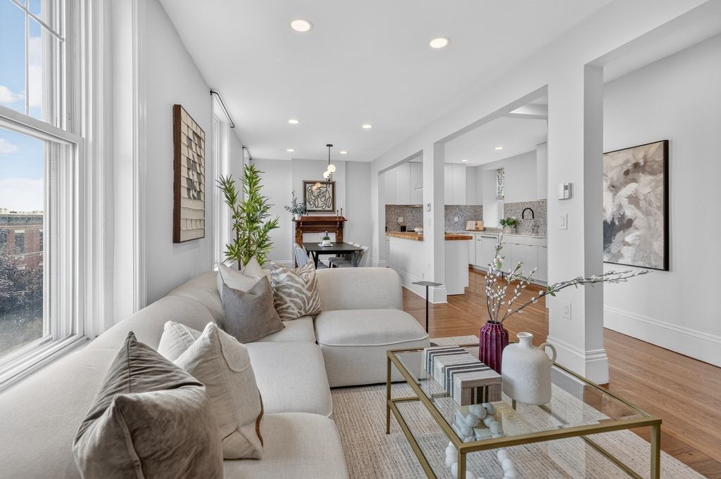 44 Beacon St 4, Chelsea, MA 02150