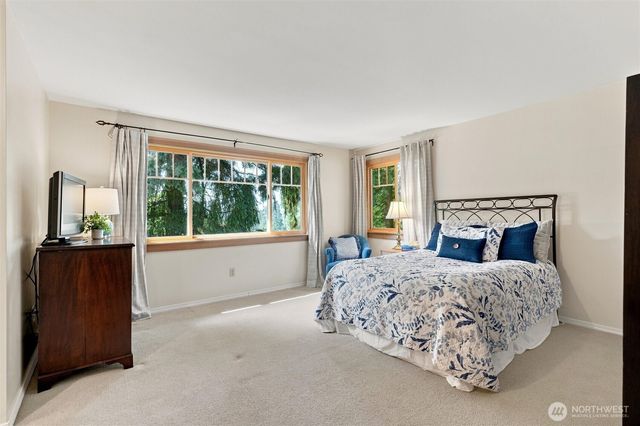 2615 93rd Place NE, Clyde Hill, WA 98004