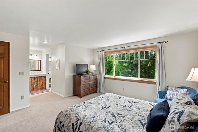 2615 93rd Place NE, Clyde Hill, WA 98004