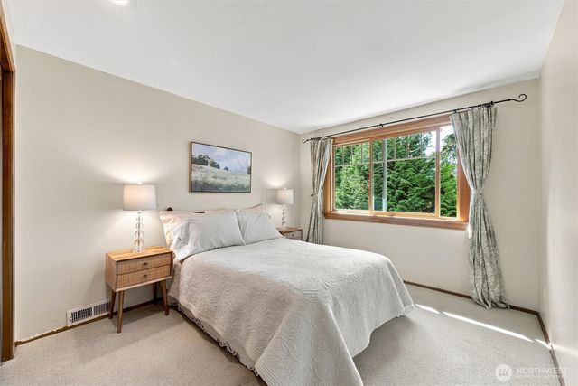 2615 93rd Place NE, Clyde Hill, WA 98004