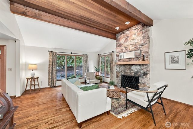 2615 93rd Place NE, Clyde Hill, WA 98004