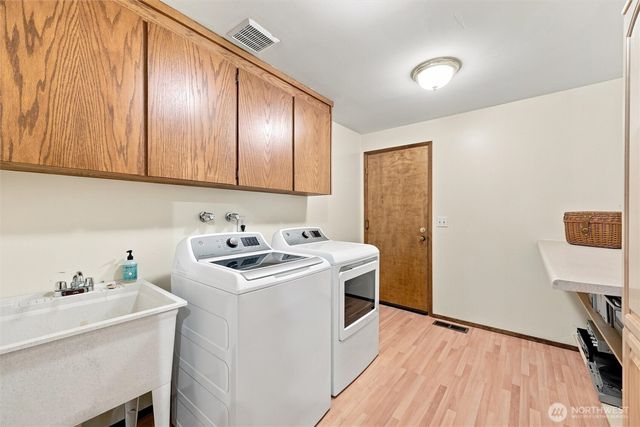 2615 93rd Place NE, Clyde Hill, WA 98004