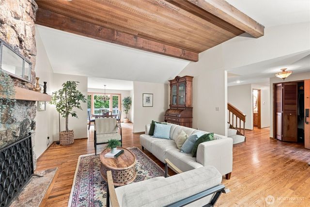 2615 93rd Place NE, Clyde Hill, WA 98004