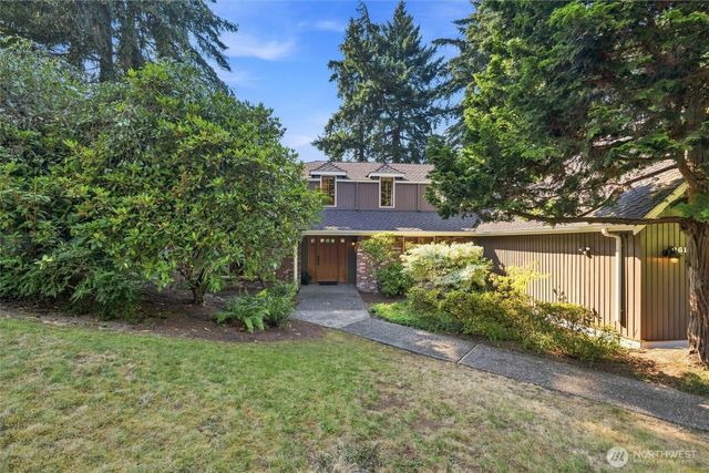 2615 93rd Place NE, Clyde Hill, WA 98004