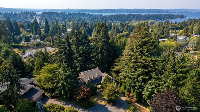 2615 93rd Place NE, Clyde Hill, WA 98004