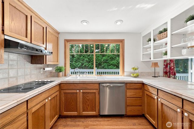 2615 93rd Place NE, Clyde Hill, WA 98004