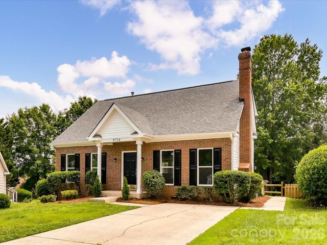 9716 Pernell Lane, Charlotte, NC 28213