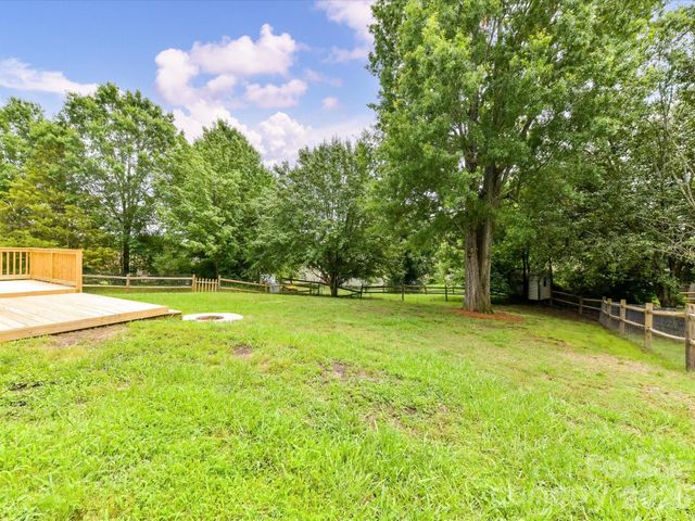 9716 Pernell Lane, Charlotte, NC 28213