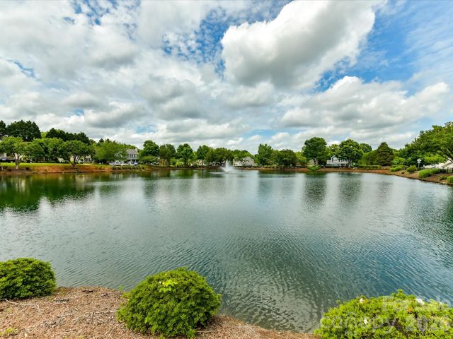 9716 Pernell Lane, Charlotte, NC 28213