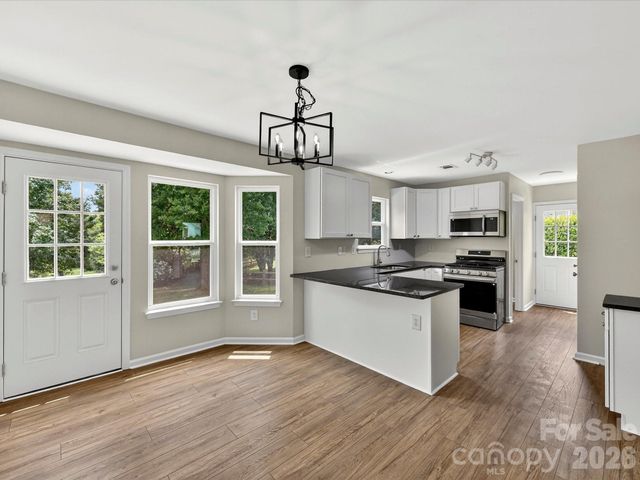9716 Pernell Lane, Charlotte, NC 28213