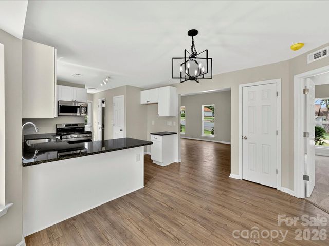 9716 Pernell Lane, Charlotte, NC 28213