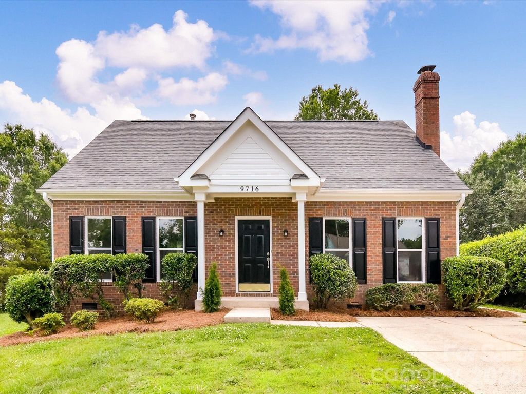 9716 Pernell Lane, Charlotte, NC 28213