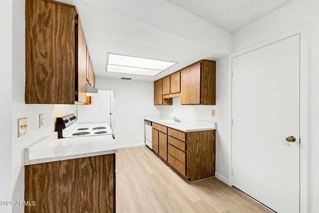 9919 N 97TH Drive A, Peoria, AZ 85345