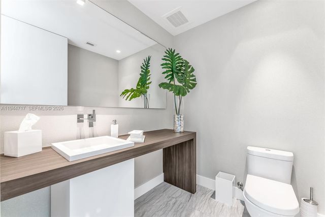 19575 Collins Ave 12, Sunny Isles Beach, FL 33160