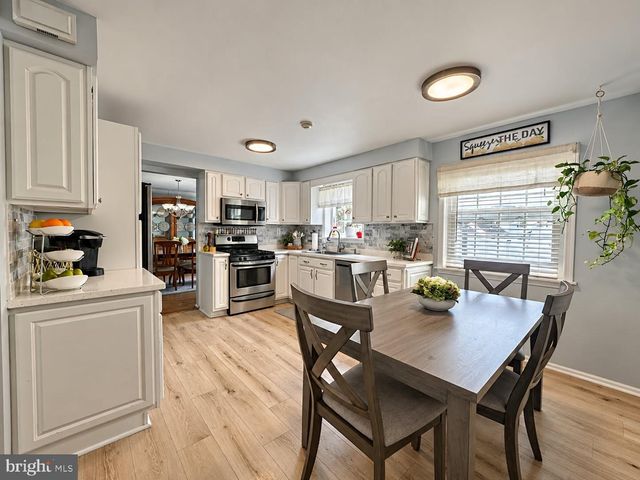9 TINSMITH LN, Marlton, NJ 08053