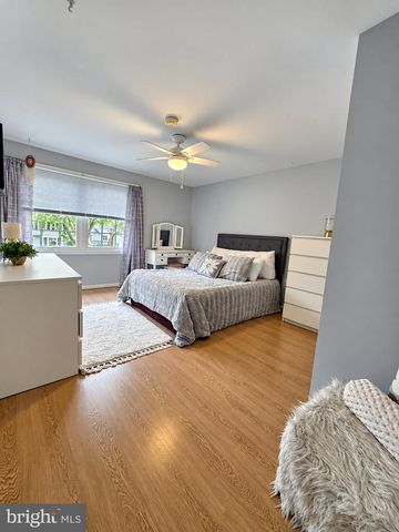9 TINSMITH LN, Marlton, NJ 08053