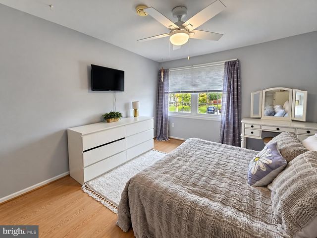 9 TINSMITH LN, Marlton, NJ 08053