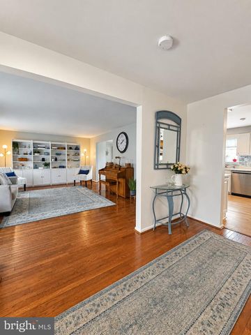 9 TINSMITH LN, Marlton, NJ 08053