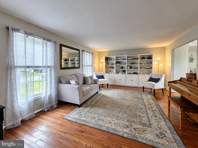 9 TINSMITH LN, Marlton, NJ 08053