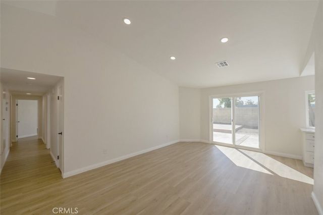 211 W Columbine Avenue, Rialto, CA 92377
