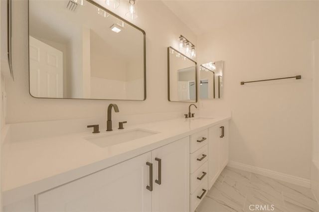 211 W Columbine Avenue, Rialto, CA 92377