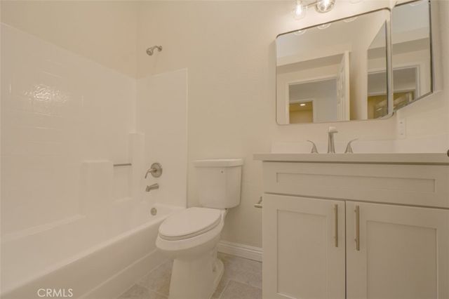 211 W Columbine Avenue, Rialto, CA 92377