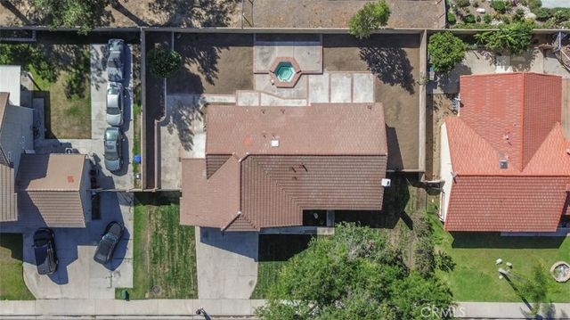 211 W Columbine Avenue, Rialto, CA 92377