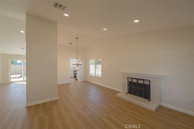 211 W Columbine Avenue, Rialto, CA 92377
