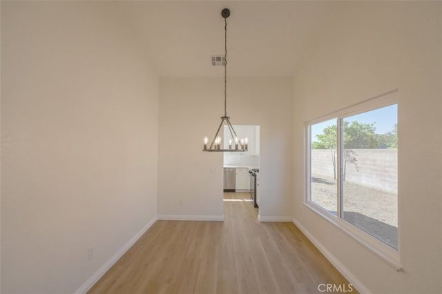 211 W Columbine Avenue, Rialto, CA 92377