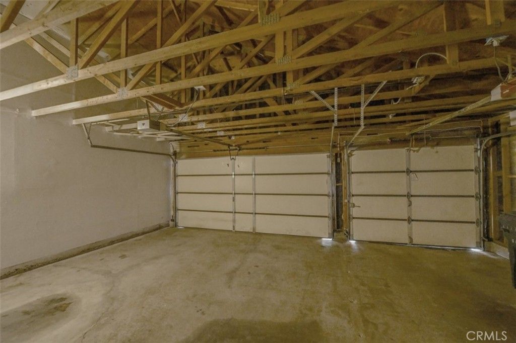 Image 28 of property listing at 211 W Columbine Avenue, Rialto, CA 92377