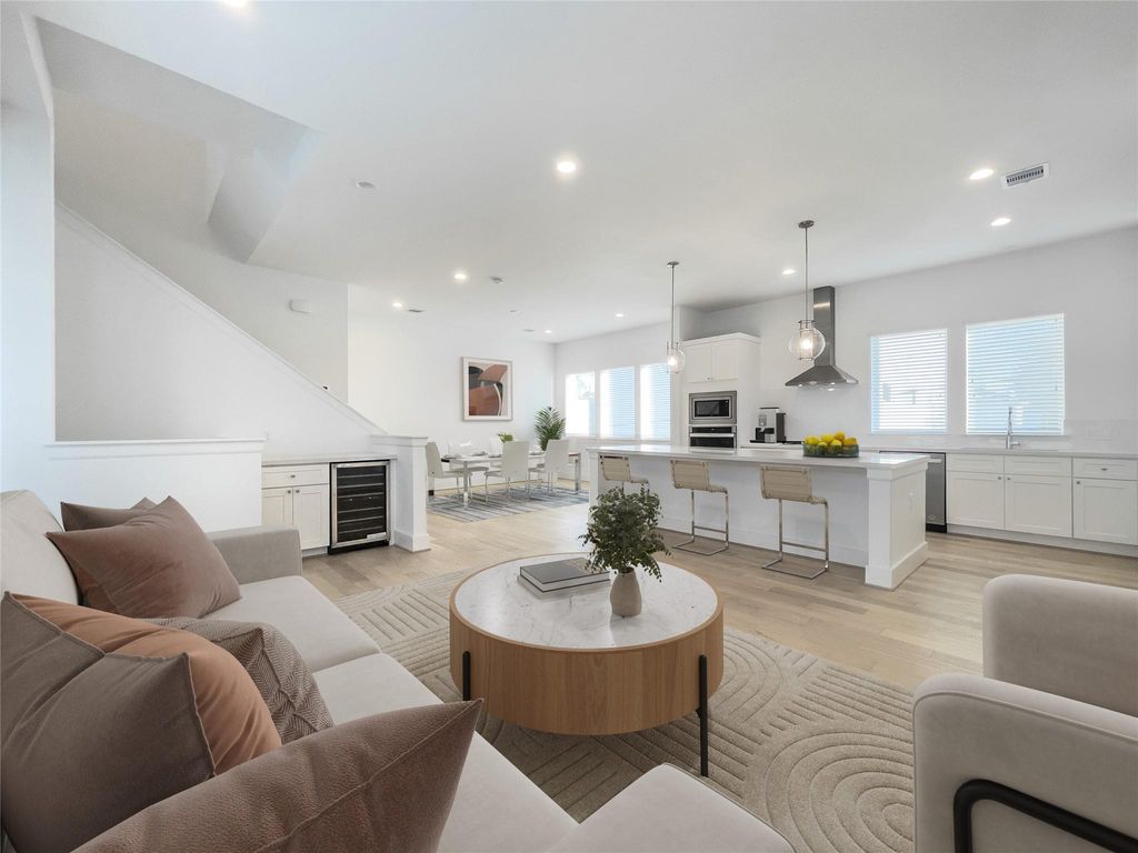 7705 Westside Villas Lane, Houston, TX 77055