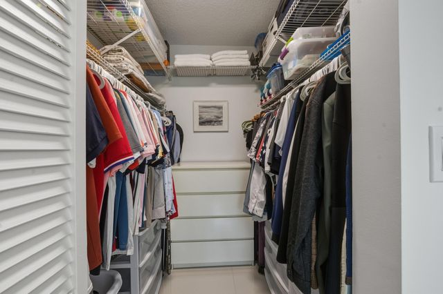 2226 N Cypress Bend Drive 102, Pompano Beach, FL 33069