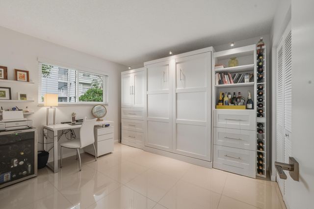 2226 N Cypress Bend Drive 102, Pompano Beach, FL 33069