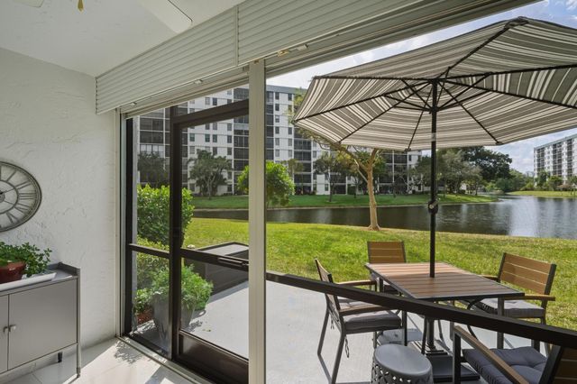 2226 N Cypress Bend Drive 102, Pompano Beach, FL 33069