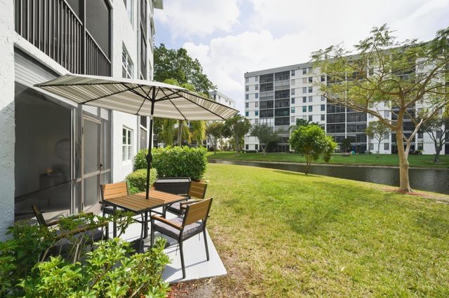 2226 N Cypress Bend Drive 102, Pompano Beach, FL 33069