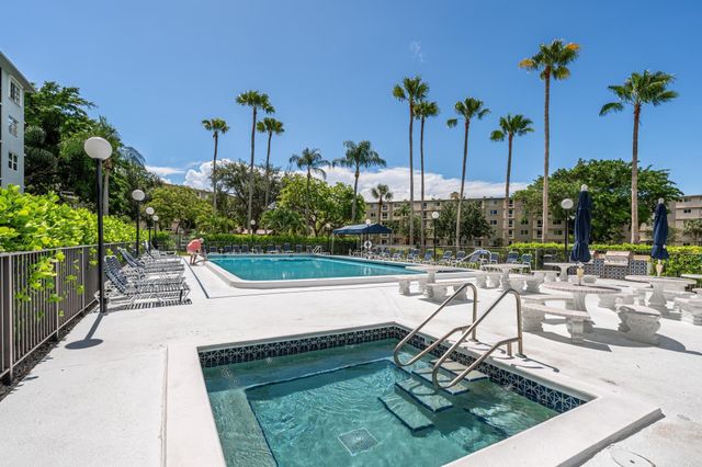 2226 N Cypress Bend Drive 102, Pompano Beach, FL 33069