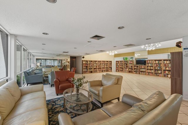 2226 N Cypress Bend Drive 102, Pompano Beach, FL 33069