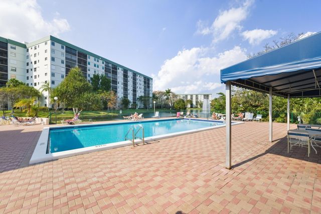 2226 N Cypress Bend Drive 102, Pompano Beach, FL 33069