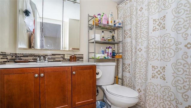 17011 N Bay Road 701, Sunny Isles Beach, FL 33160