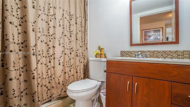 17011 N Bay Road 701, Sunny Isles Beach, FL 33160