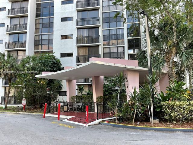 17011 N Bay Road 701, Sunny Isles Beach, FL 33160