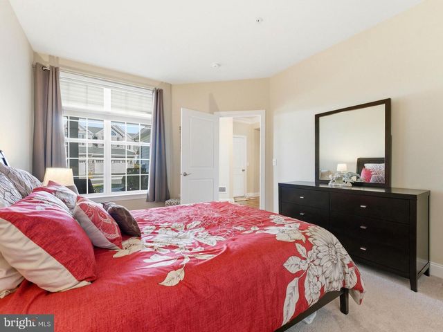 1747 LOCUST DR, Yardley, PA 19067