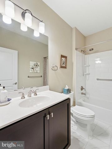 1747 LOCUST DR, Yardley, PA 19067