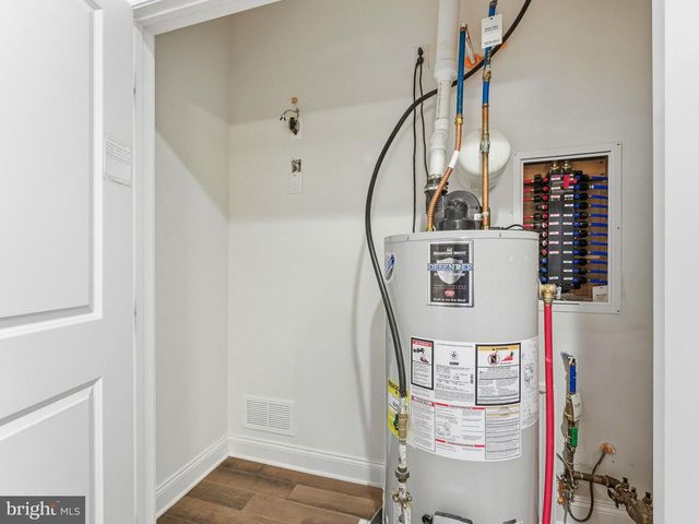 1747 LOCUST DR, Yardley, PA 19067