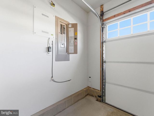 1747 LOCUST DR, Yardley, PA 19067