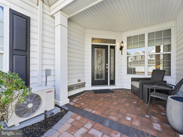 1747 LOCUST DR, Yardley, PA 19067